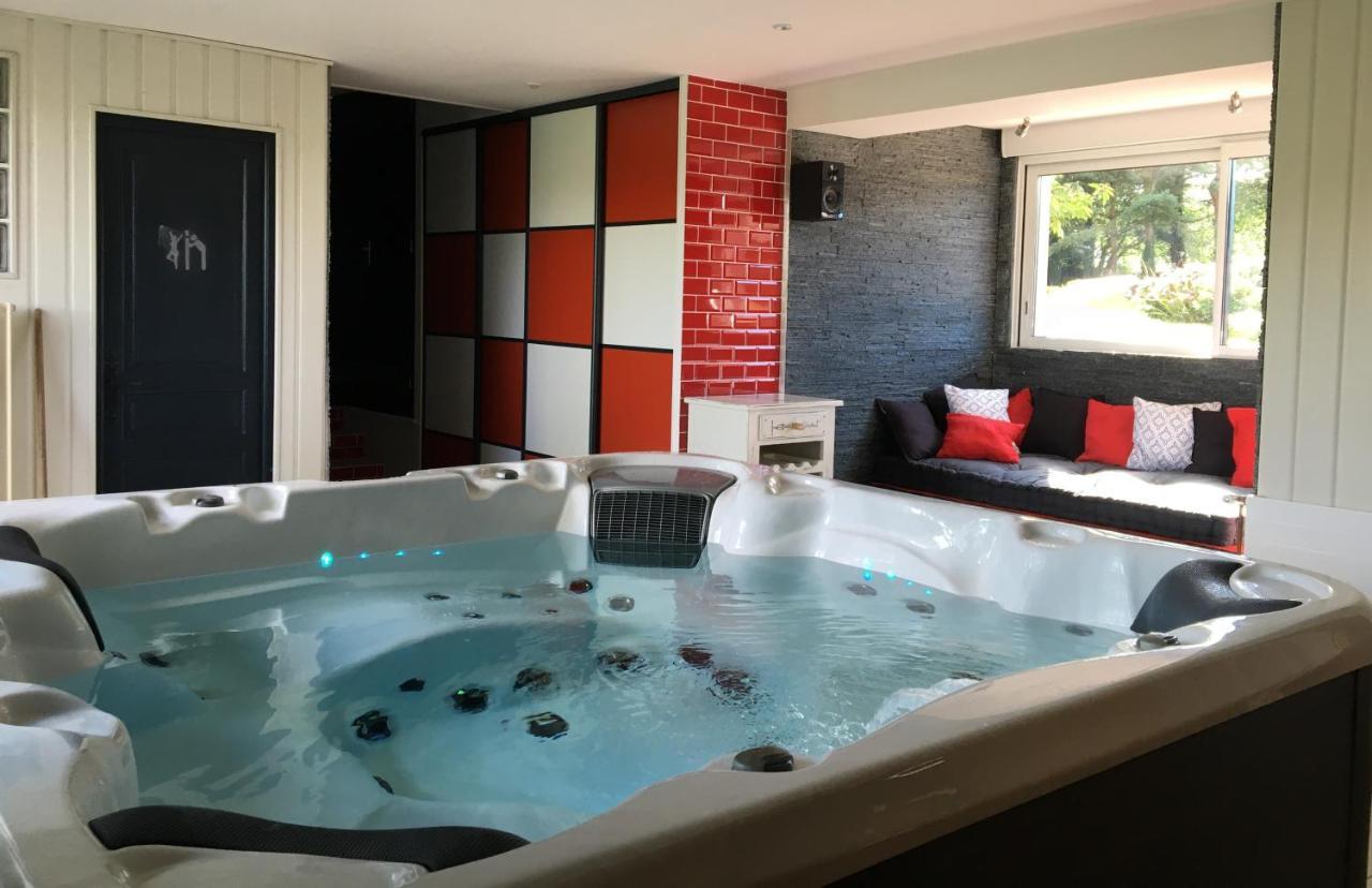 Gite Piscine Jacuzzi Privatises Clos Valentin Freulleville Exterior photo